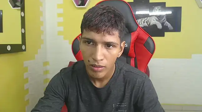 mau elixxx online show from December 19, 2:01 am