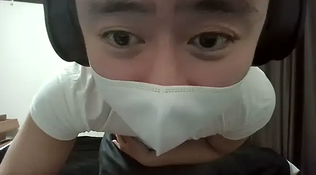 YU-KI00 online show from March 18, 1:23 pm