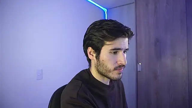 Tony Wylie online show from December 16, 3:40 am