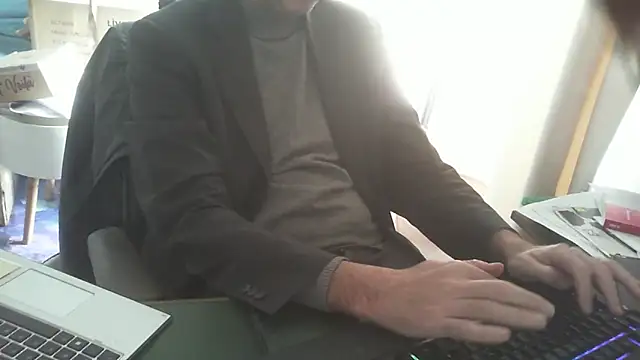 shyfrenchcock1 online show from March 3, 1:51 pm