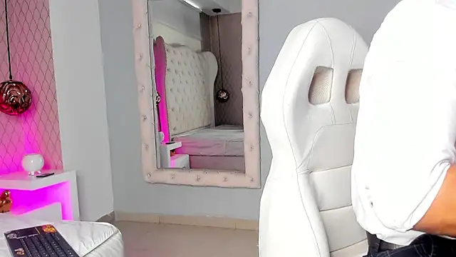 Lucii fer  online show from December 4, 12:01 pm