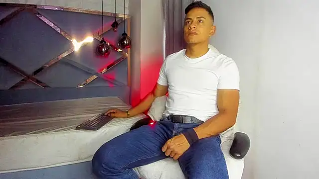 Lucii fer  online show from March 4, 11:39 am