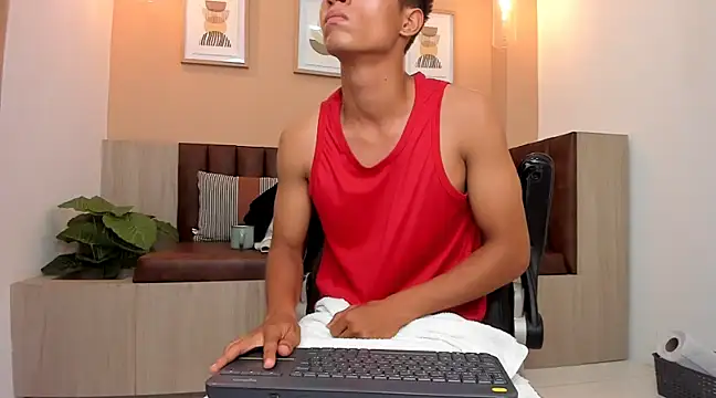 Snapshot of wolf_james123 chatting on January 31, 1:12 pm wolf james123 online show from January 31, 1:12 pm