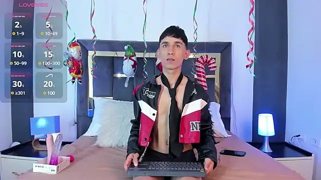 Thayler jones online show from December 24, 11:17 am