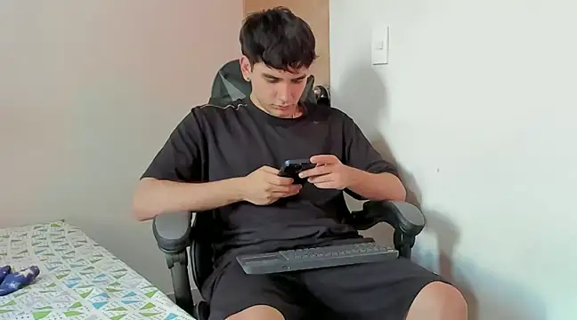 leo030809 online show from December 5, 2:22 pm