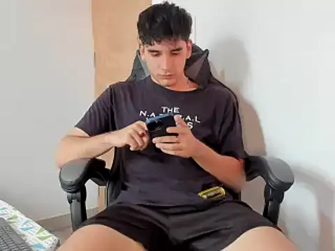 leo030809 online show from January 2, 6:34 pm