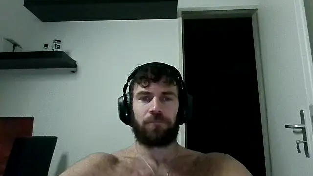 alpha-hunk online show from November 1, 9:30 pm