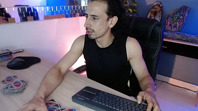 Sr Magnus  online show from March 14, 1:05 am