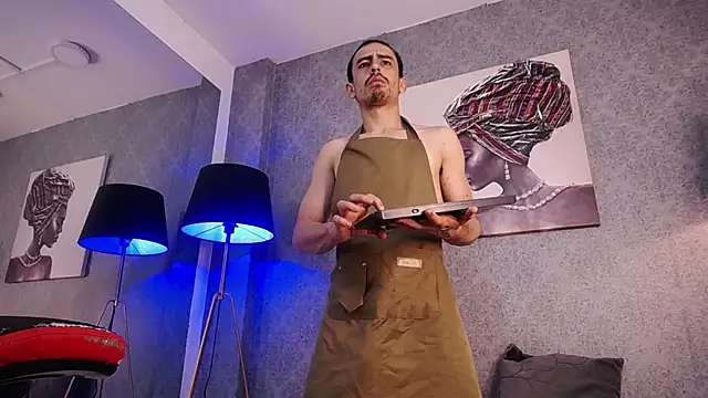 Sr Magnus  online show from December 3, 12:05 pm