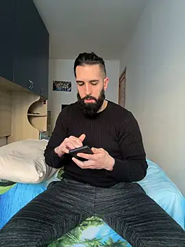 Snapshot of Gioeltoro89 chatting on February 18, 3:43 pm Gioeltoro89 online show from February 18, 3:43 pm