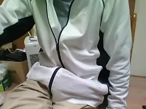 mama010-chan online show from December 3, 9:12 pm