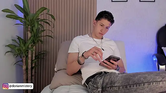 Dorianmistery2322  online show from September 28, 11:47 pm