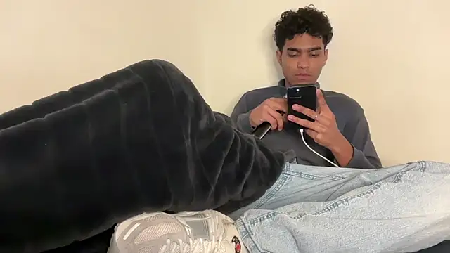 Ryan-hot online show from December 3, 10:05 pm