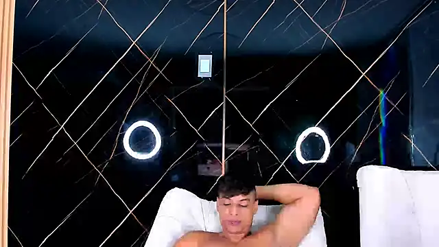 Owen Muzcle online show from September 26, 9:56 pm