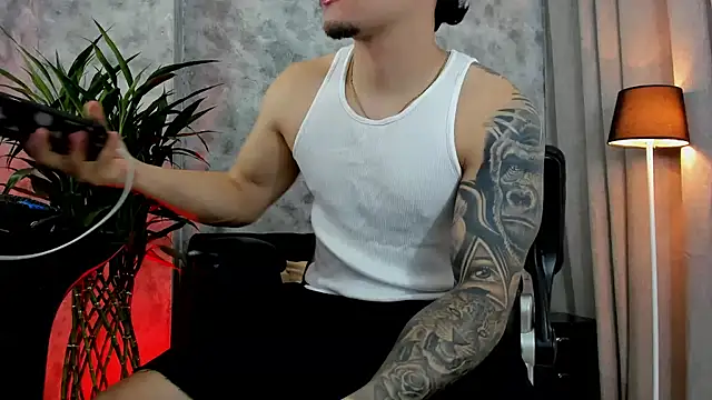 boyc022  online show from October 5, 10:47 pm