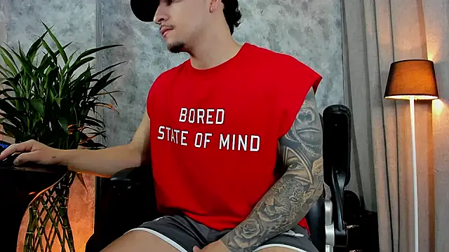 boyc022  online show from October 7, 11:25 am