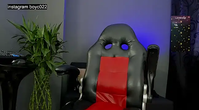 boyc022  online show from March 20, 11:56 pm