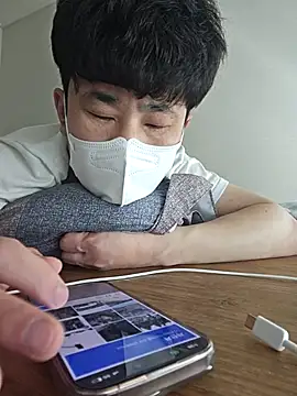 Snapshot of wlalsdldb112 chatting on March 17, 4:40 am wlalsdldb112 online show from March 17, 4:40 am