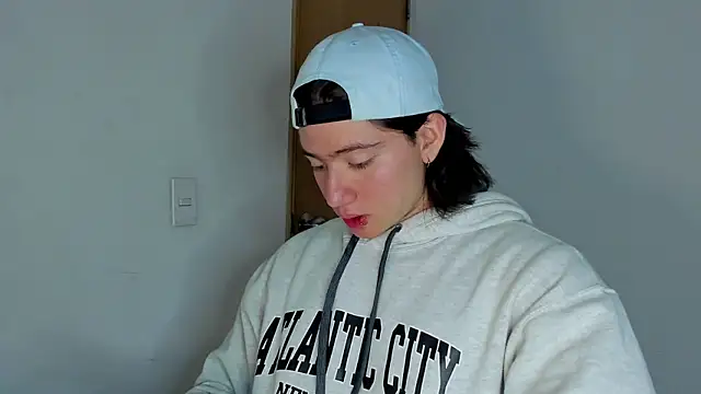 AngelBennet  online show from November 18, 1:09 am