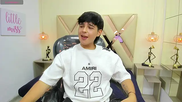 AndrewPherson online show from April 11, 1:36 pm