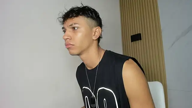 im sebaslopez online show from December 21, 3:58 am