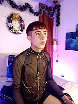 Noah Xitruxx online show from December 18, 1:51 pm