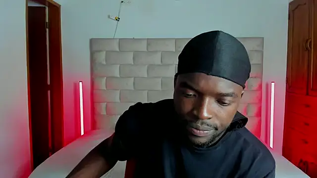 Dylan Taylor online show from February 12, 3:56 am