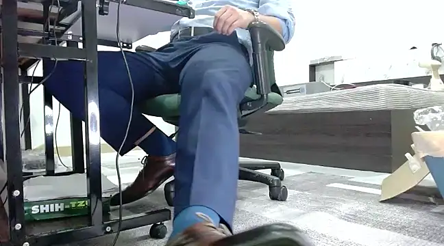 softlyS online show from December 10, 3:44 pm