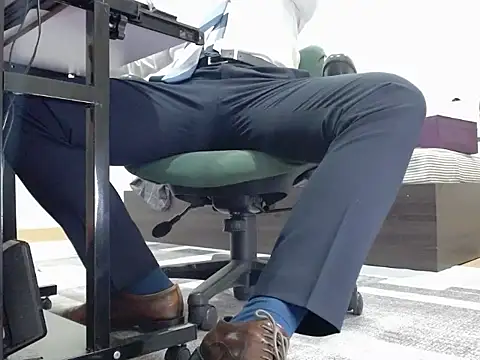 softlyS online show from December 11, 4:05 pm