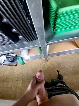 Snapshot of dirtyeeedii chatting on October 30, 1:23 pm dirtyeeedii online show from October 30, 1:23 pm