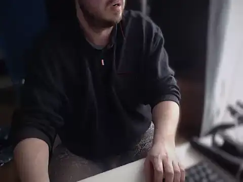 CuteMan33 online show from February 20, 2:30 pm