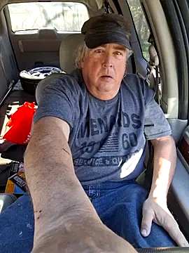 Bus310A online show from November 5, 5:26 pm