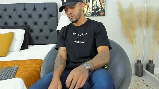 Robin Rief online show from February 28, 3:26 am