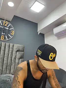 Robin Rief online show from March 26, 8:13 pm