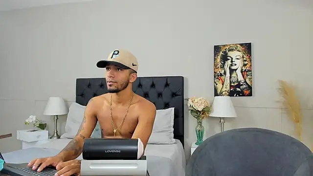 Robin Rief online show from January 21, 3:49 am