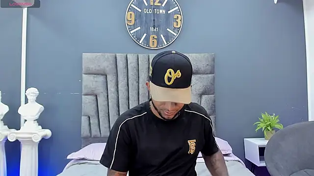 Robin Rief online show from March 30, 7:59 pm