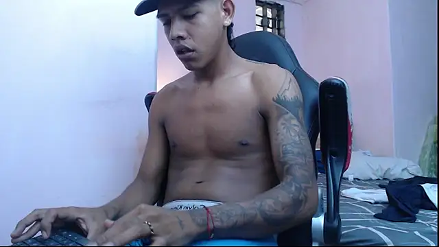 Snapshot of mr_stiven_ chatting on January 13, 8:58 am mr stiven  online show from January 13, 8:58 am