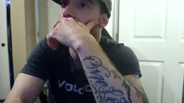 Huntzg23 online show from April 16, 1:38 am