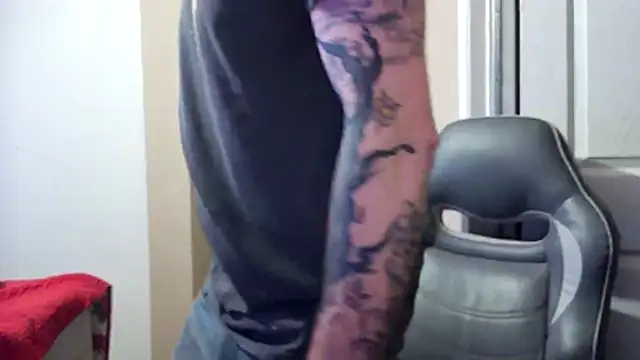 Huntzg23 online show from March 26, 6:39 am