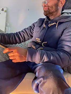 cappellabig35 online show from January 31, 11:03 pm