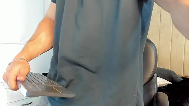 jeicob gagnon online show from October 21, 11:35 am