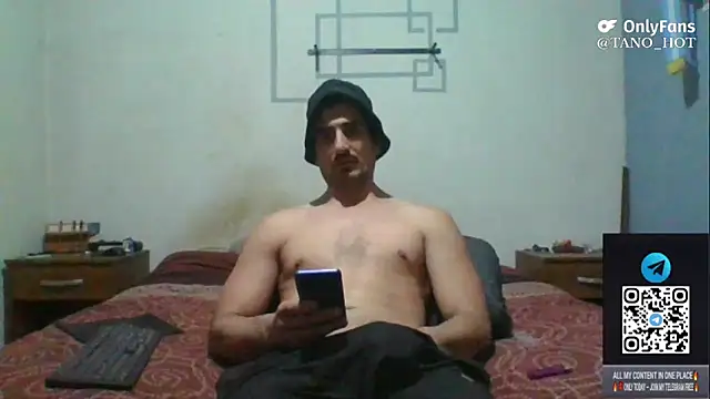 italianbighorse22 online show from November 28, 5:54 am