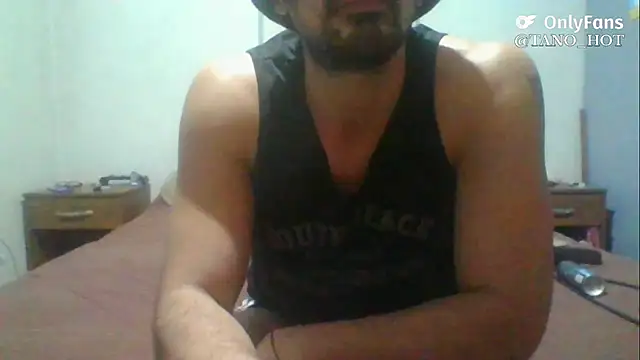 italianbighorse22 online show from November 11, 5:01 am