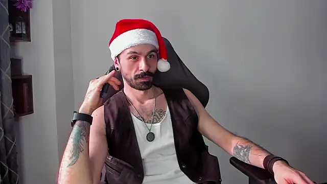 AxelColton online show from December 16, 12:34 pm