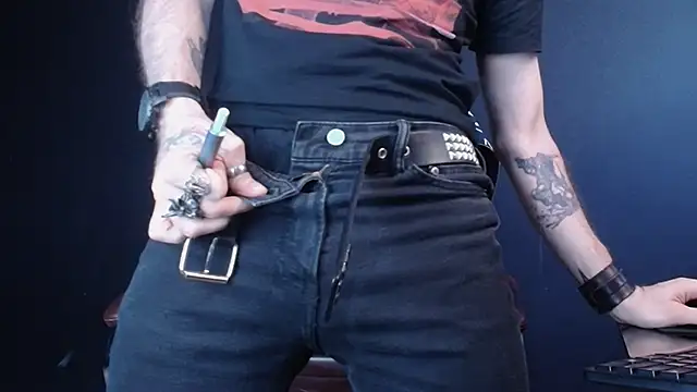 AxelColton online show from March 15, 6:47 am