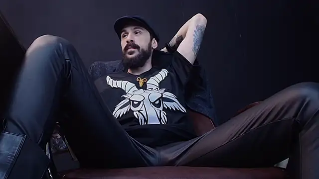 AxelColton online show from February 1, 6:21 am