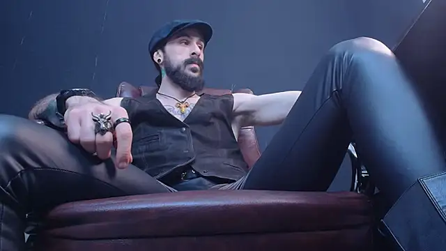 AxelColton online show from February 6, 6:18 am