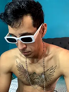 judesmith95 online show from September 22, 3:33 pm