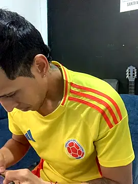 judesmith95 online show from September 9, 8:41 pm