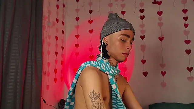 seven7xis online show from February 18, 4:58 am